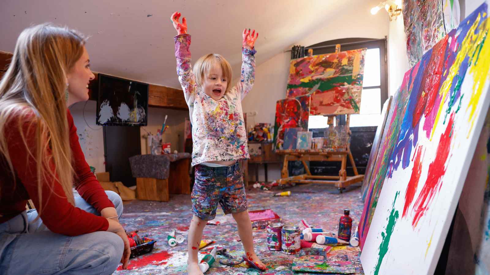 "بيكاسو الصغير"... طفل ألماني يبهر الآلاف بموهبته في الرسم