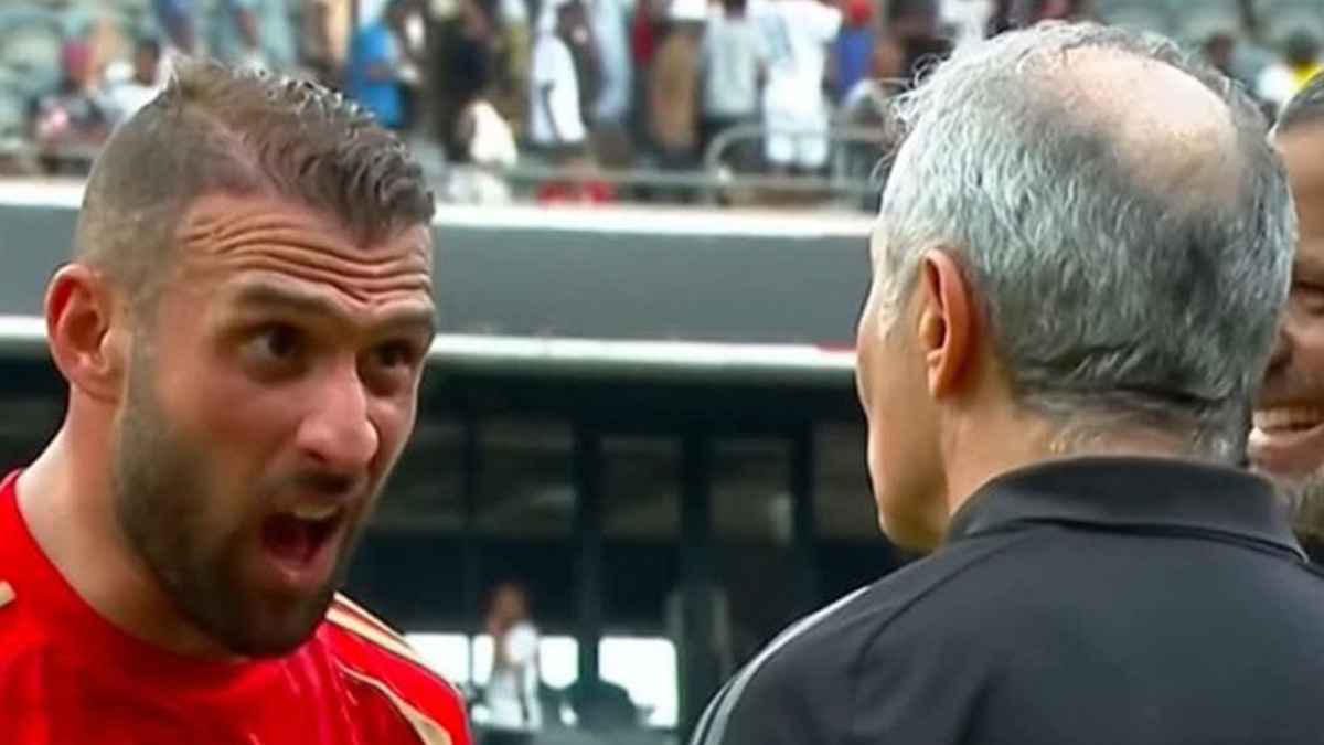 بعدما اكتسحت مواقع التواصل.. سر لقطة غضب عمر كمال من كولر (فيديو)