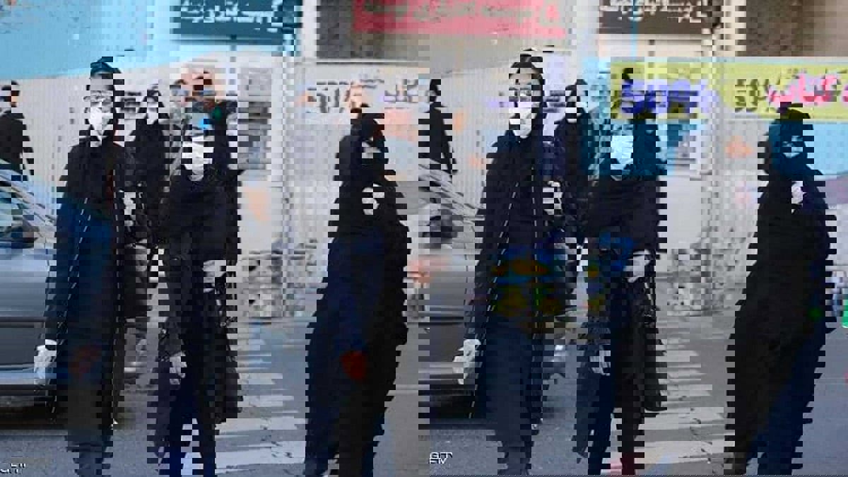 مع تخفيف القيود.. إيران تسجل قرابة ألفي إصابة بكورونا خلال 24 ساعة