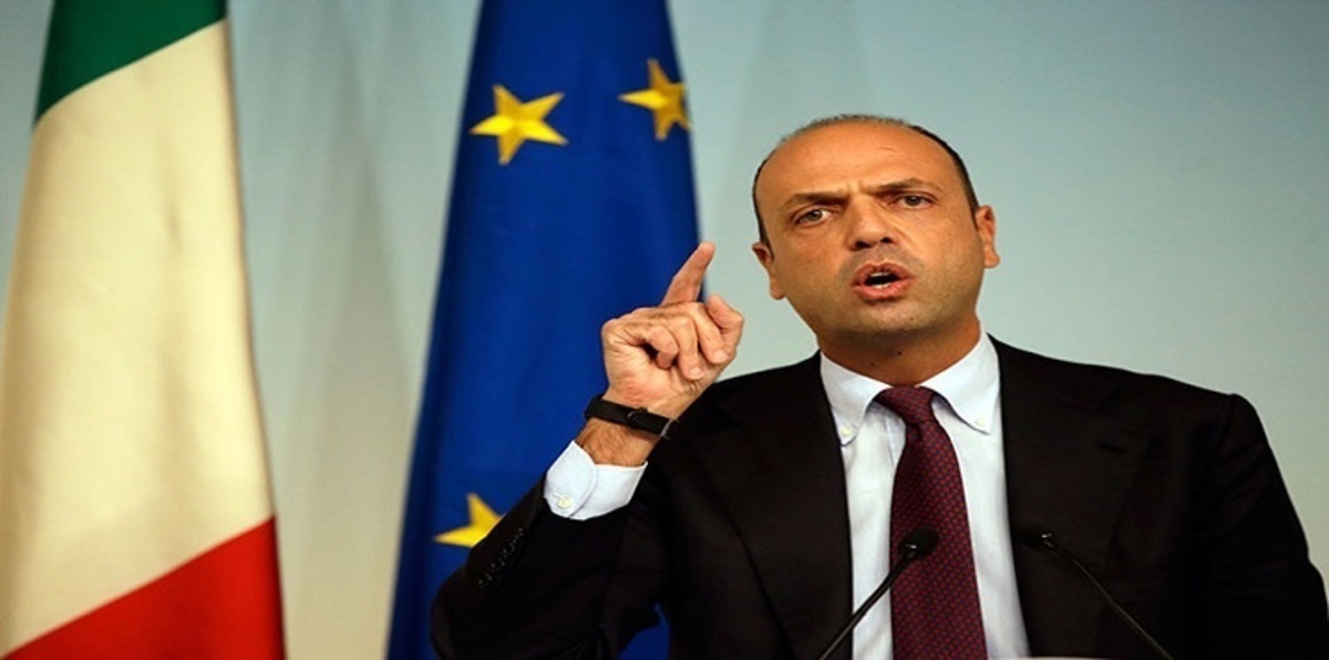 إيطاليا: نريد دوراً لحفتر.. والسراج الى بروكسل