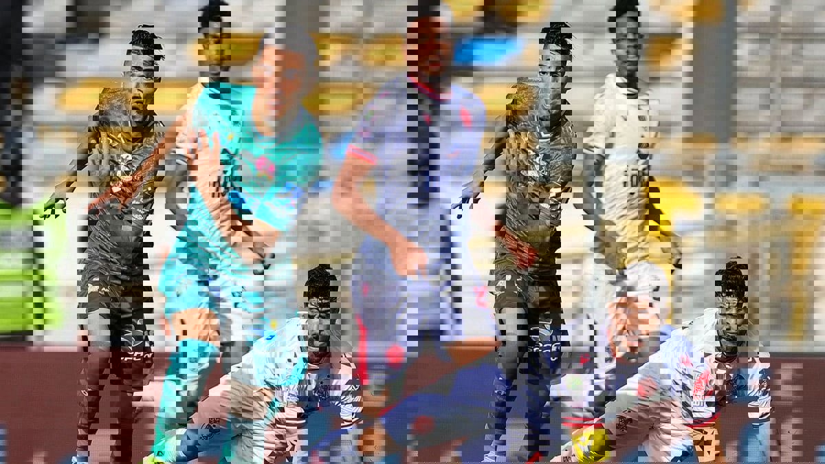 الرجاء يلدغ الوداد ويتأهل لنهائي كأس المغرب (فيديو)