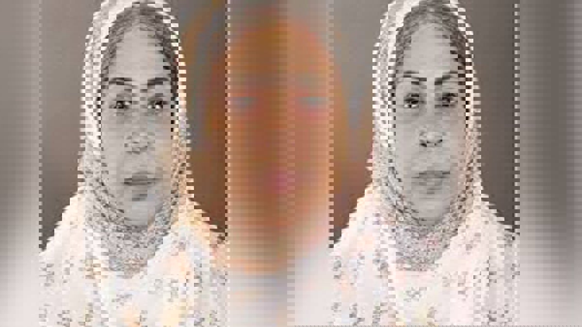 الفنانة العمانية فخرية خميس تعلن استئصال ثدييها إثر إصابتها بأورام سرطانية