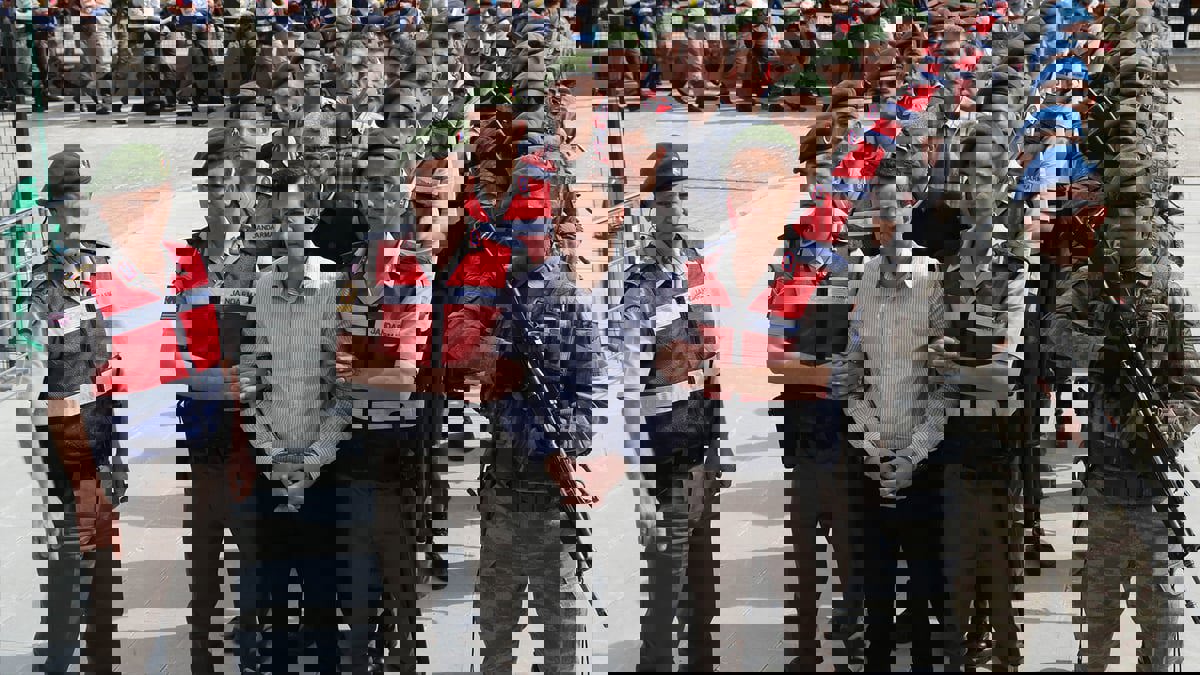 بعد سجنهم منذ الانقلاب الفاشل 2016.. تركيا تطلق سراح 71 طالبا عسكريا