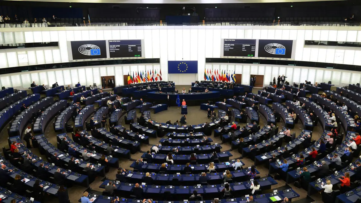 البرلمان الأوروبي ينتقد تدهور سيادة القانون وحقوق الإنسان في تركيا