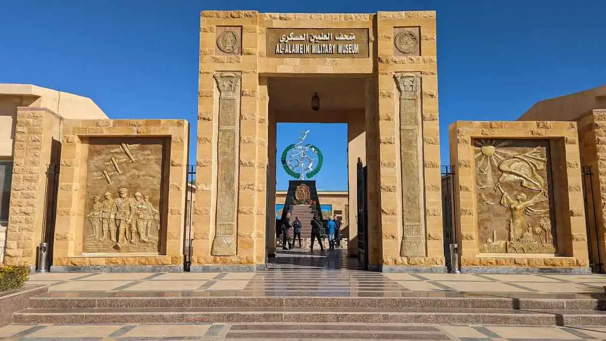 "متحف العلمين".. معارك الحرب العالمية الثانية تبهر السياح (صور)