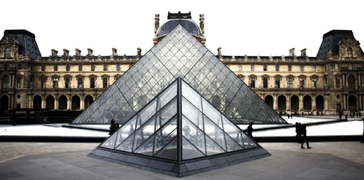 جندي فرنسي يطلق النار على رجل حاول دخول متحف اللوفر