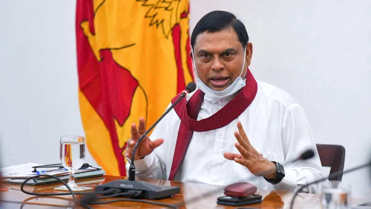 موظفو مطار كولومبو يمنعون شقيق رئيس سريلانكا من السفر (فيديو)