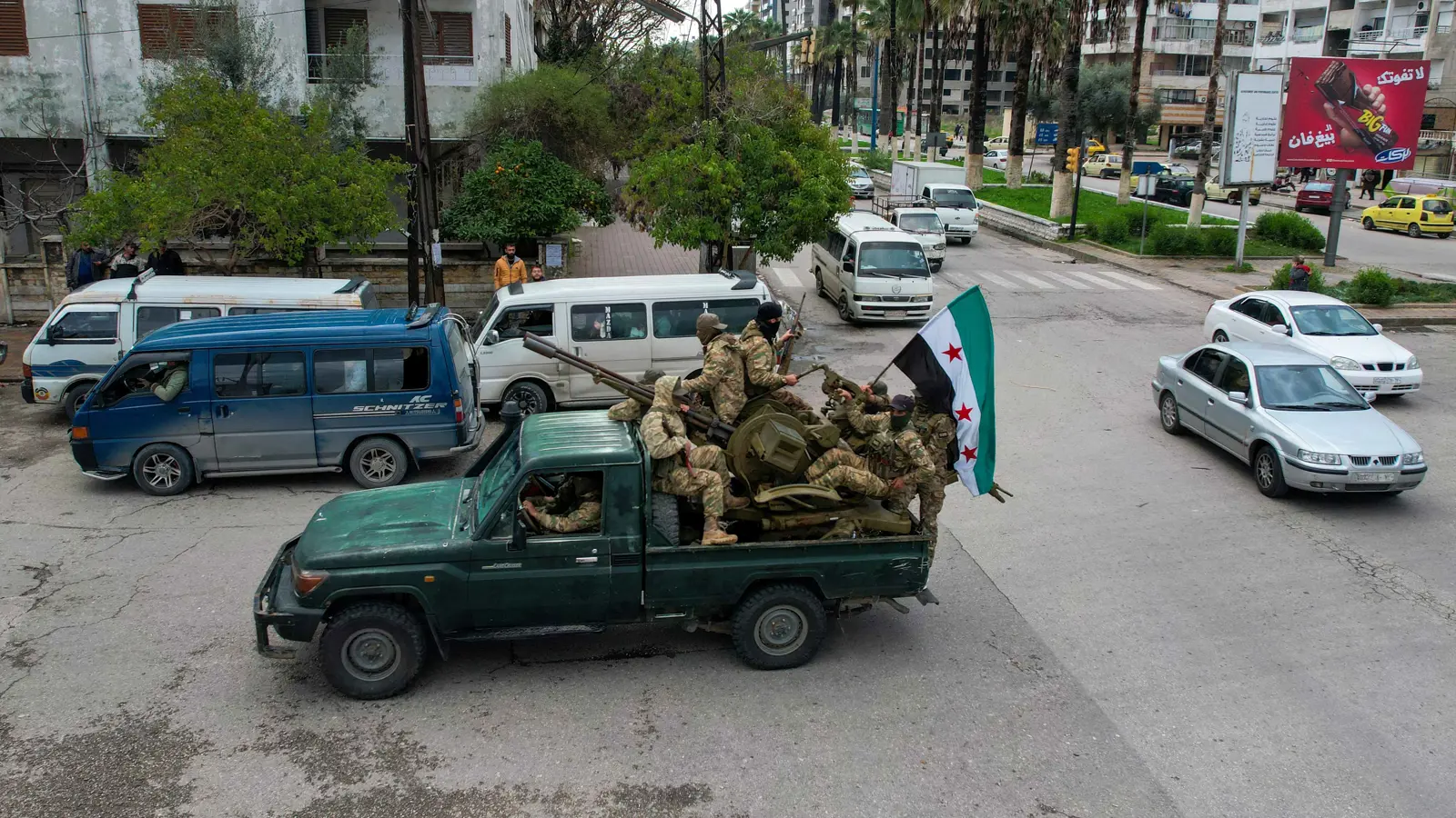 حملات دهم وتفتيش.. قوات الأمن تطارد "فلول الأسد" في ريف اللاذقية