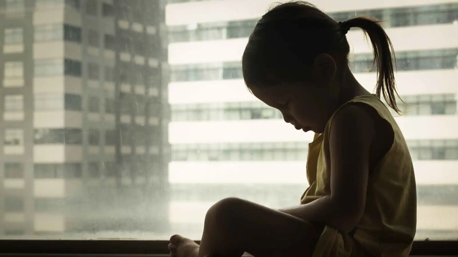 مأساة طفلة 3 أعوام.. زوجان نباتيان يجوعان ابنتهما حتى الموت