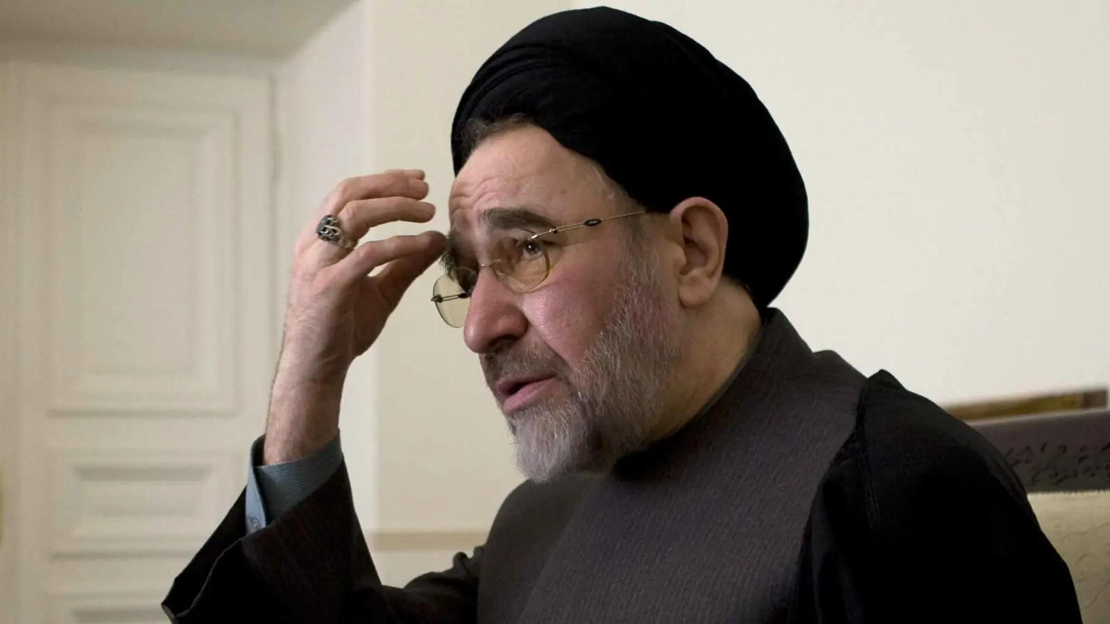 لرفع الحصار عن إيران.. خاتمي يوجه رسالة إلى حكومة بزشكيان