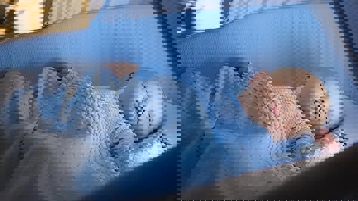 "قيلولة الهواء الطلق".. فوائد عديدة لنوم أفضل للأطفال والرضع
