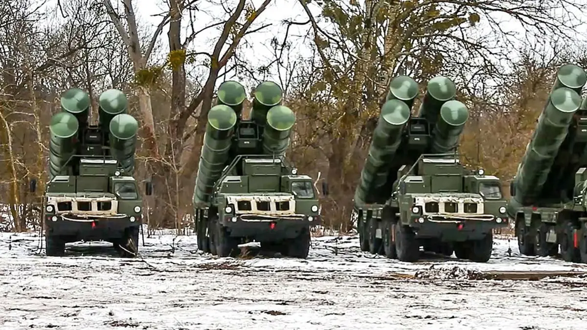 روسيا تخفض بعثتها الدبلوماسية في أوكرانيا خشية "استفزازات" كييف والغرب
