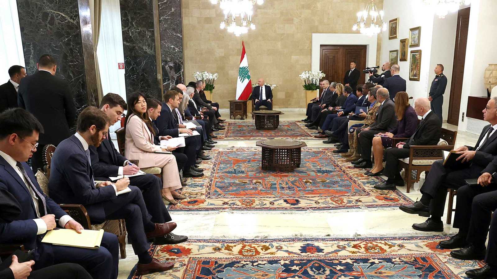 الوقت ينفد.. هل يُحدث لبنان "اختراقاً تفاوضياً" لإبعاد شبح الحرب؟