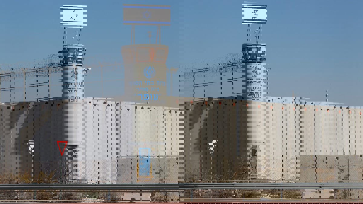 السلطة الفلسطينية تطالب بتحقيق دولي في وفاة أسير داخل السجون الإسرائيلية