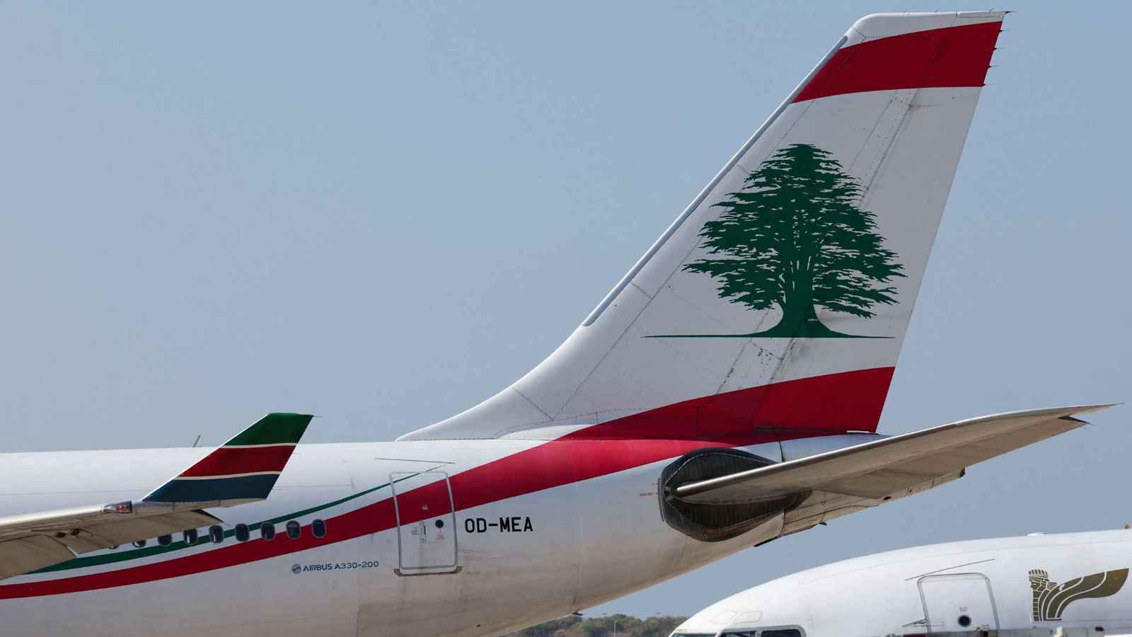 محادثات رسمية بين إيران ولبنان لحل "أزمة الطيران"