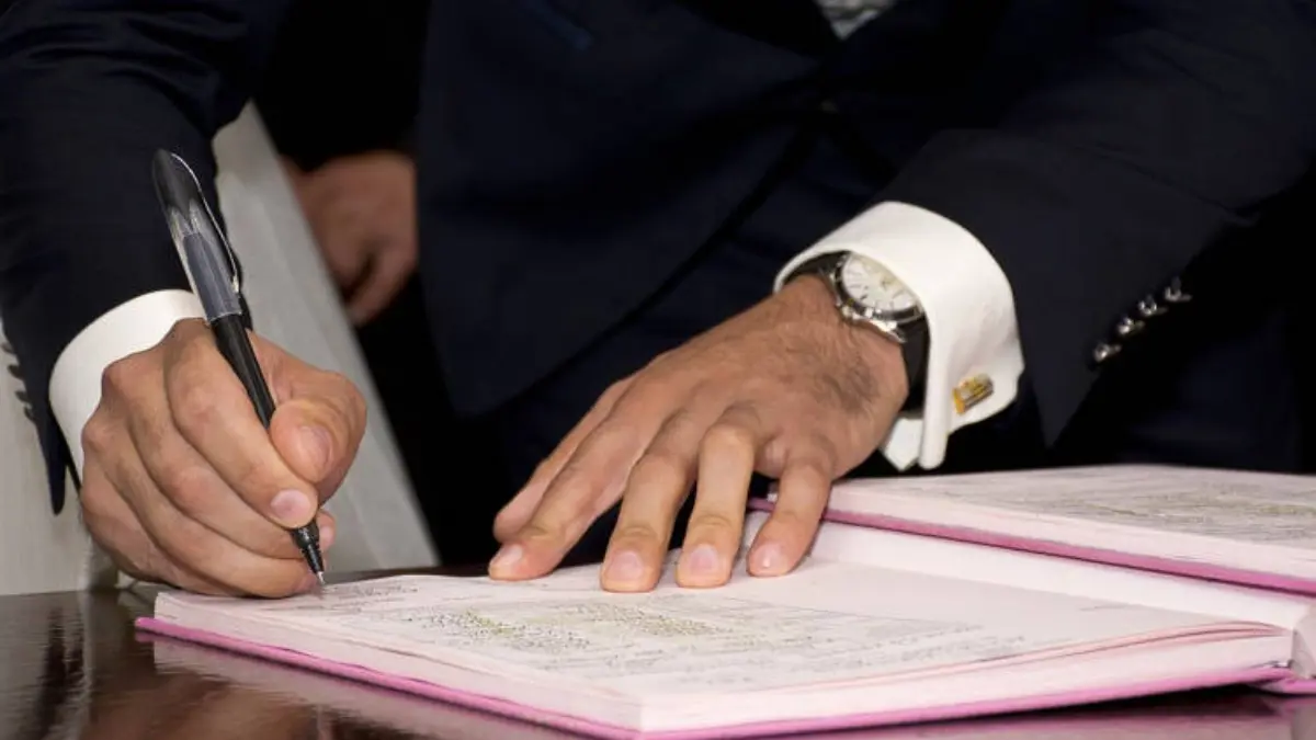 قاضية تتزوج طليقها دون معرفته لمنع ارتباطه بأخرى