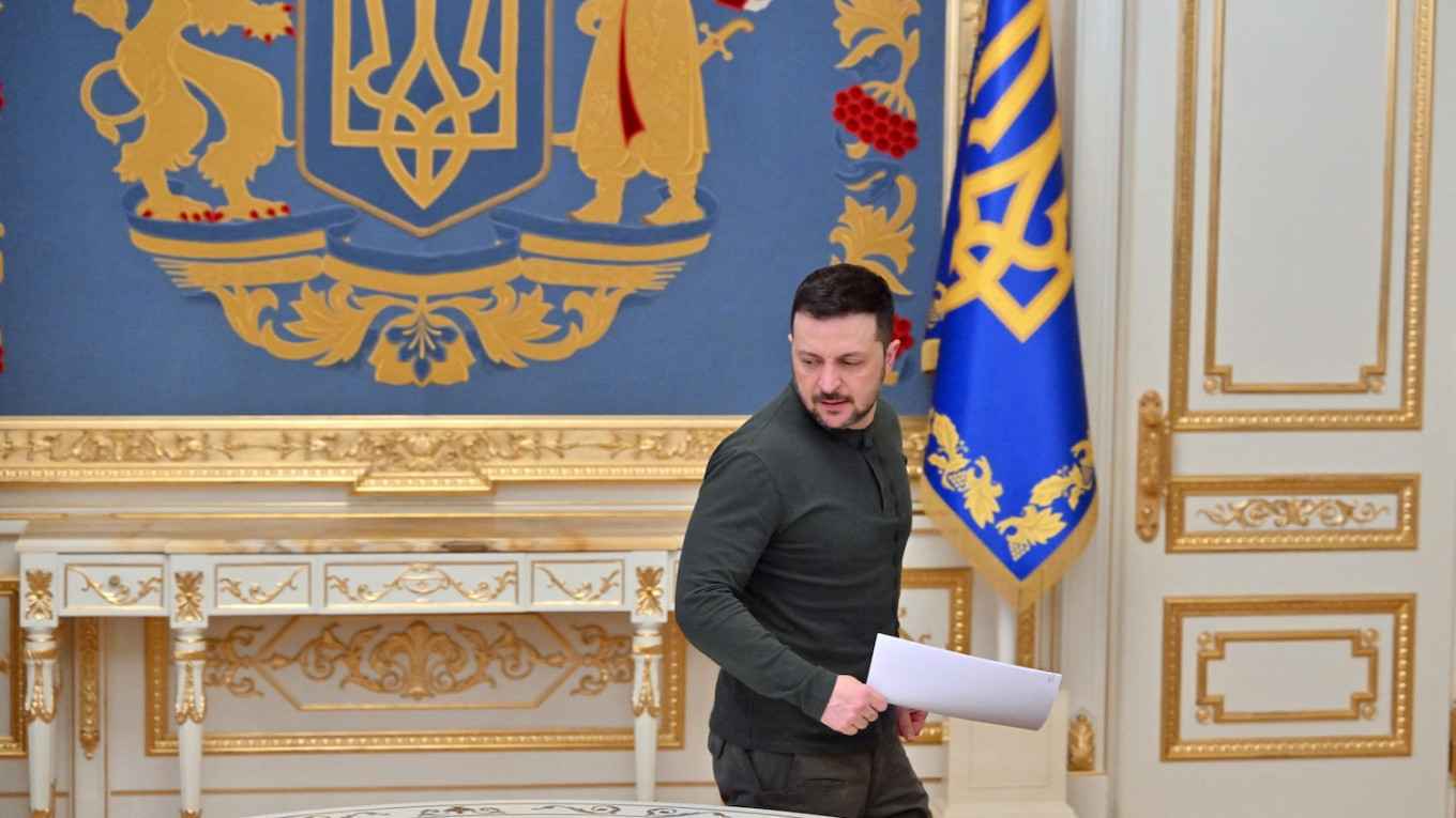 "نيويورك تايمز": إشارة غامضة بشأن أمن أوكرانيا في "صفقة المعادن"