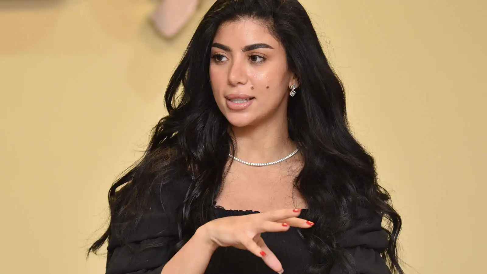 كارولين عزمي تكشف ملامح شخصيتها في "رأس الأفعى"