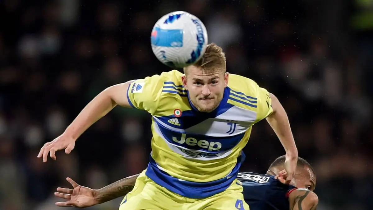 سبورت: دي ليخت يوقف مفاوضات التجديد مع يوفنتوس.. وبرشلونة يترقب