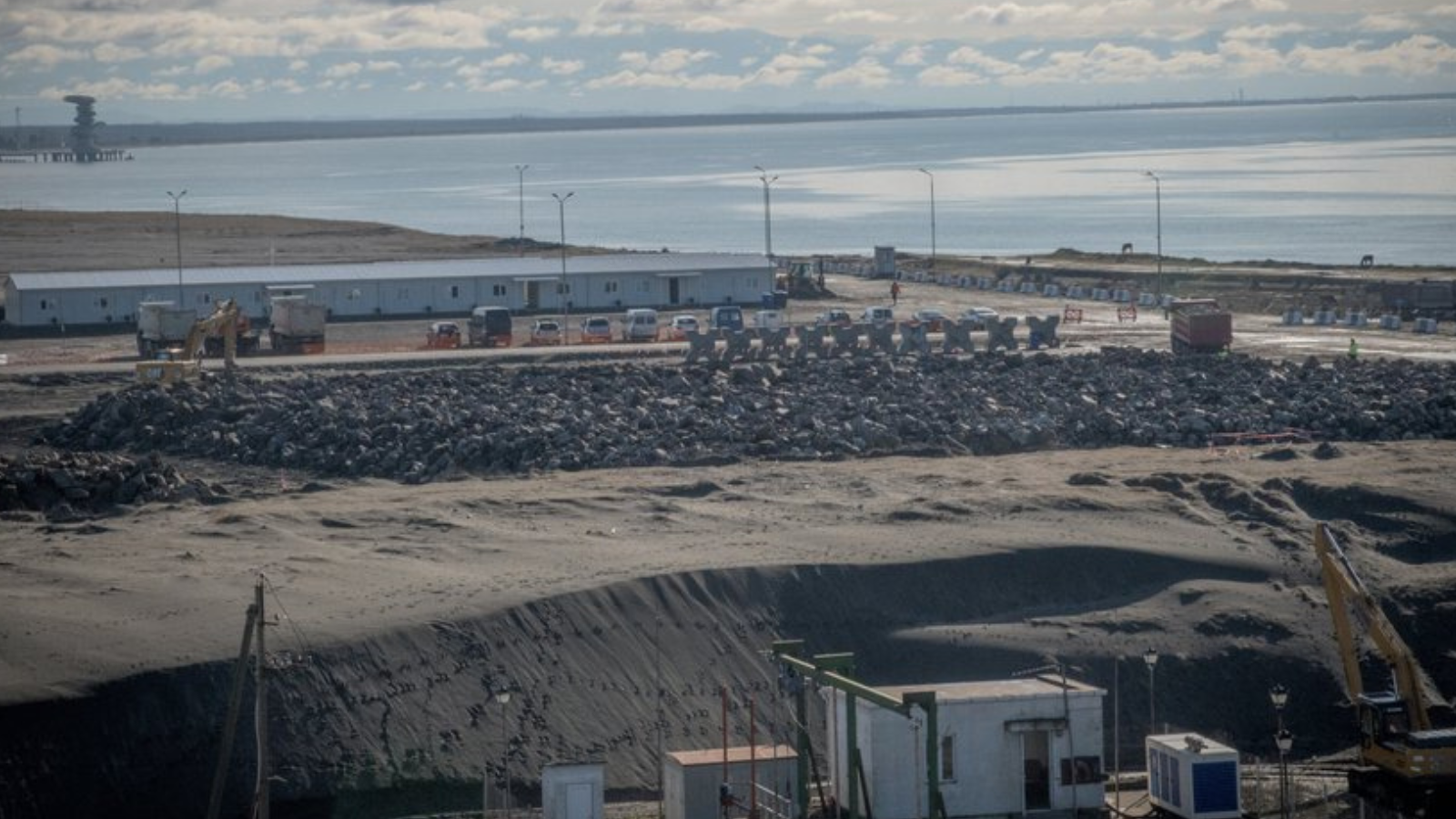 ميناء على البحر الأسود "ساحة صراع" جديدة بين واشنطن وبكين