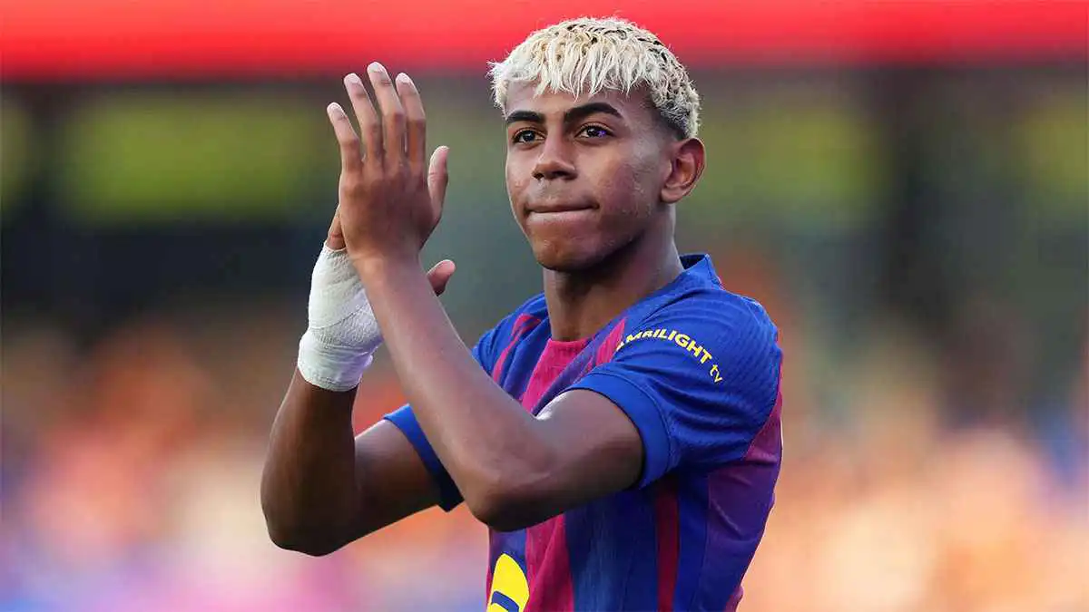 لامين يامال يزف أنباء سارة لبرشلونة قبل موقعة باريس سان جيرمان