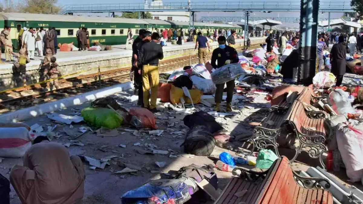 باكستان.. ارتفاع قتلى انفجار "كويتا" إلى 24 (فيديو وصور)