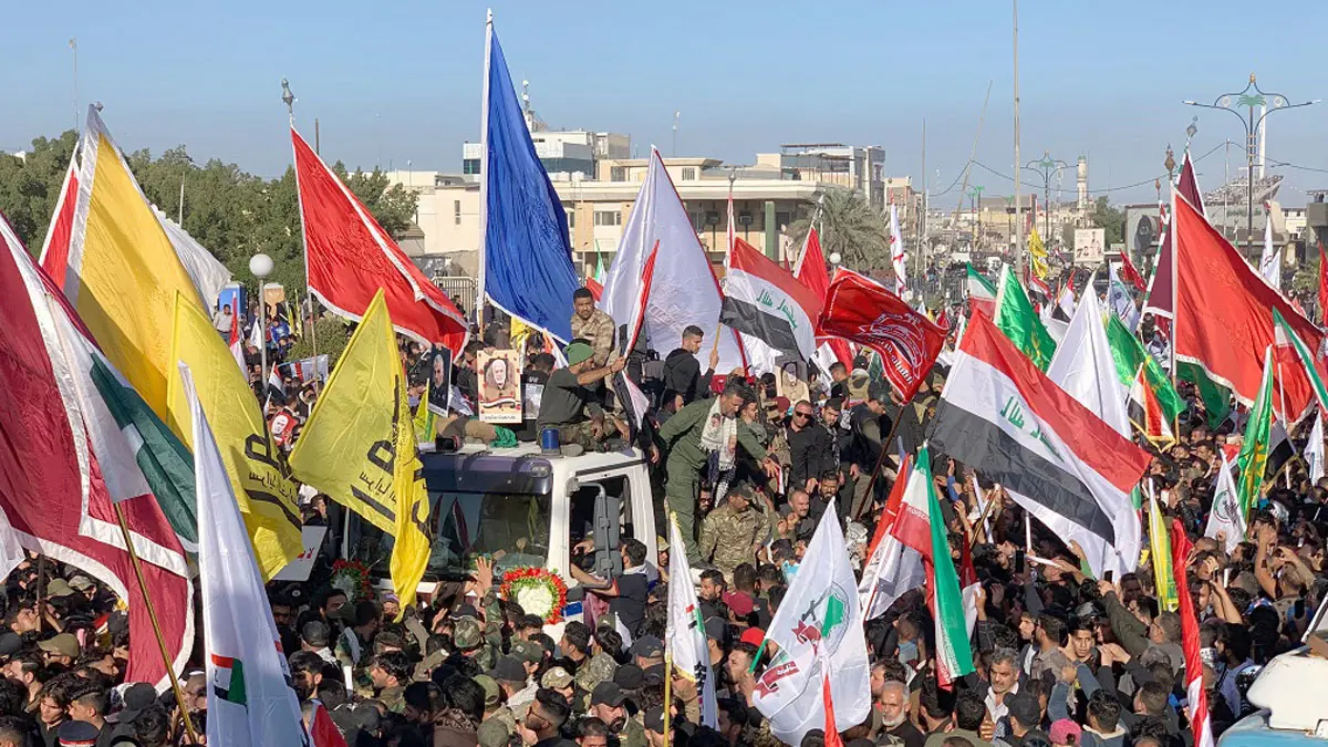 العراق.. الآلاف يشيعون أبو مهدي المهندس في البصرة (صور)