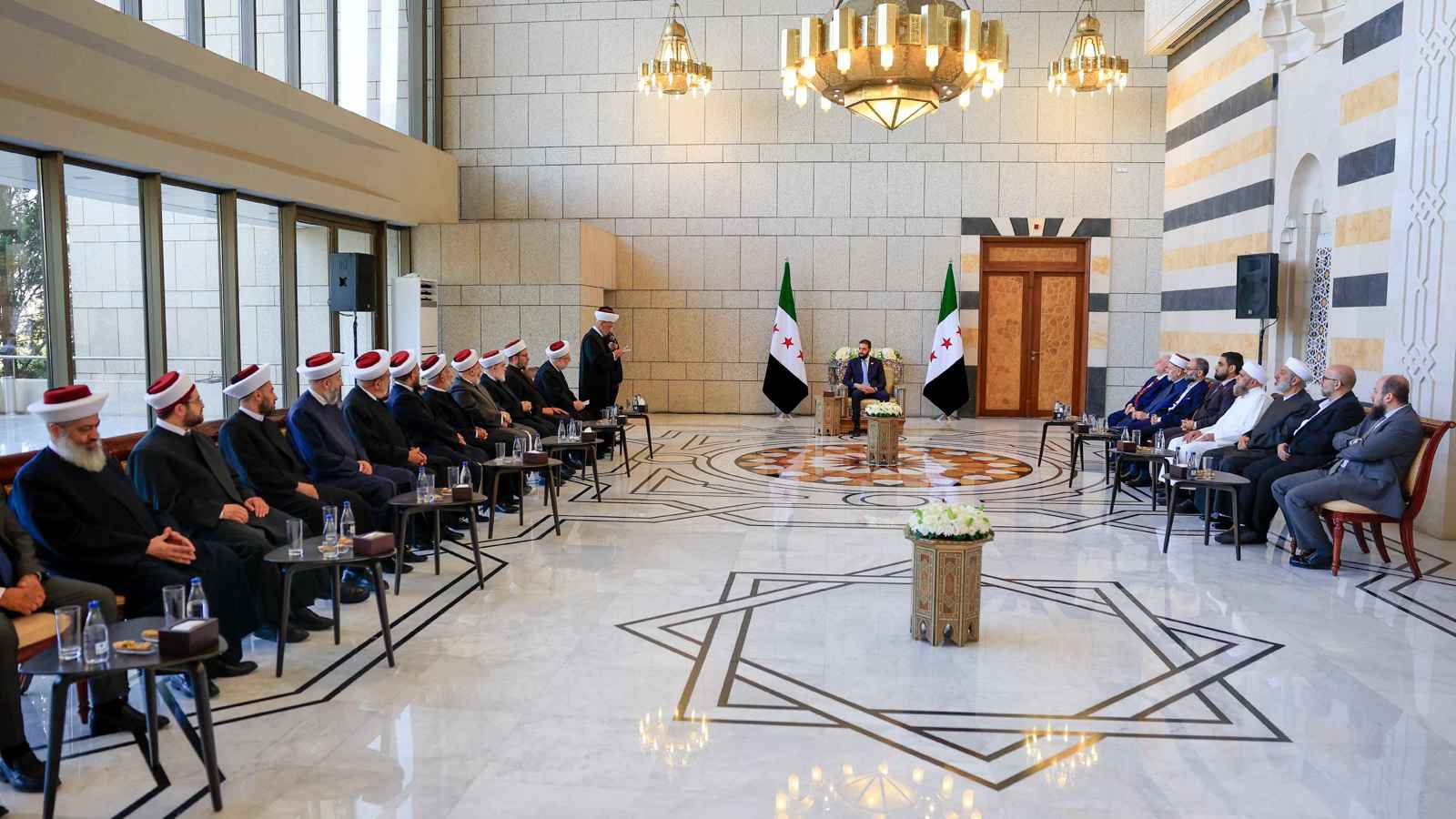 لم يتطرق للجولان.. تفاصيل لقاء الشرع وفد دار الفتوى اللبنانية