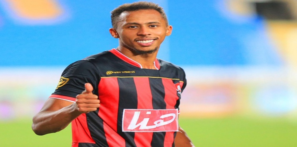 حقيقة تعاقد الأهلي السعودي مع مدافع الرائد