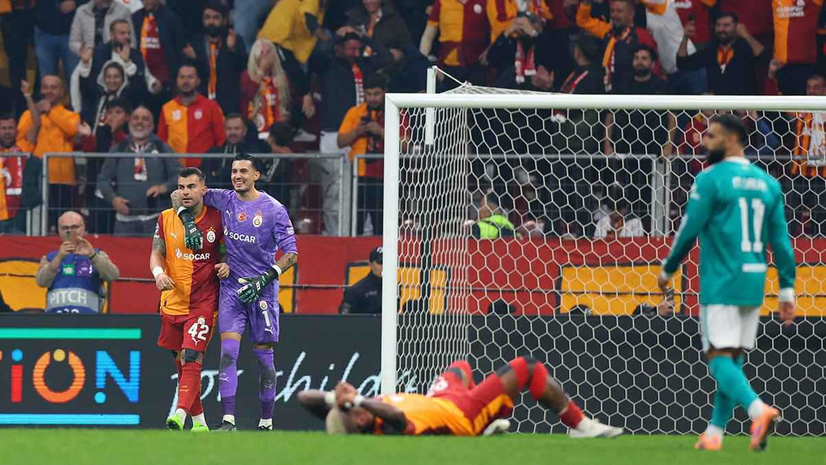 أولها صلاح ويجب حلها فورا.. 5 أزمات تهدد موسم ليفربول