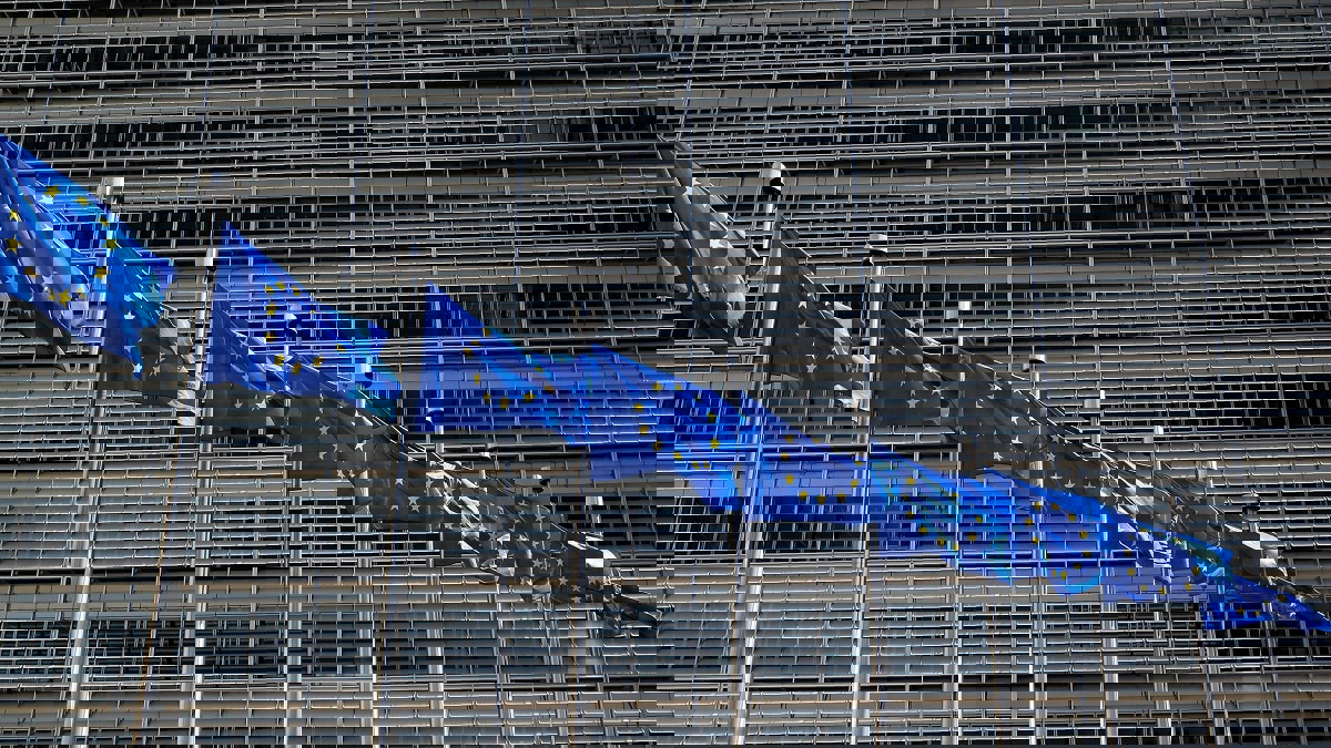 الاتحاد الأوروبي يجدد التمسك باتفاق إيران النووي