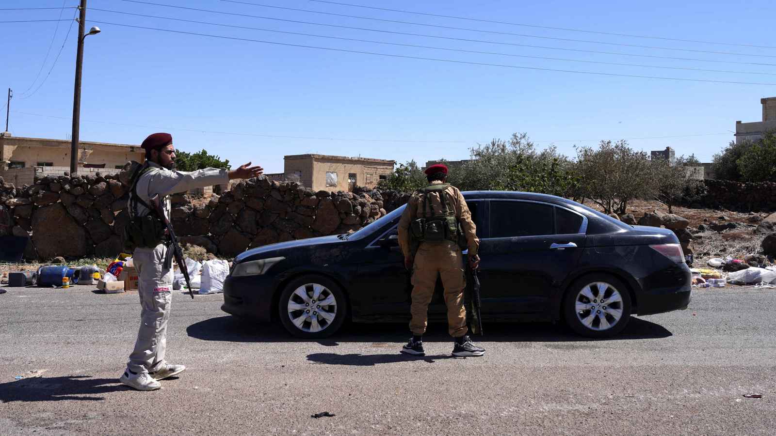 الحكومة السورية تتعهد بمحاسبة مرتكبي "الانتهاكات" في السويداء