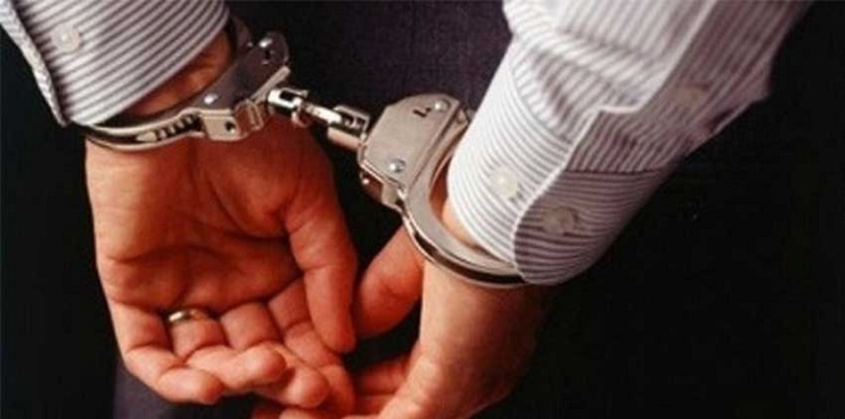 إيران تعتقل سعوديًا في مطار مشهد بتهمة تهريب آلاف الدولارات (صورة)