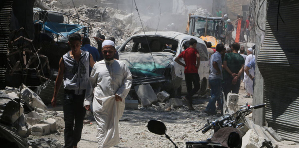 مقتل 18 مدنيًا  بقصف جوي للنظام على حلب