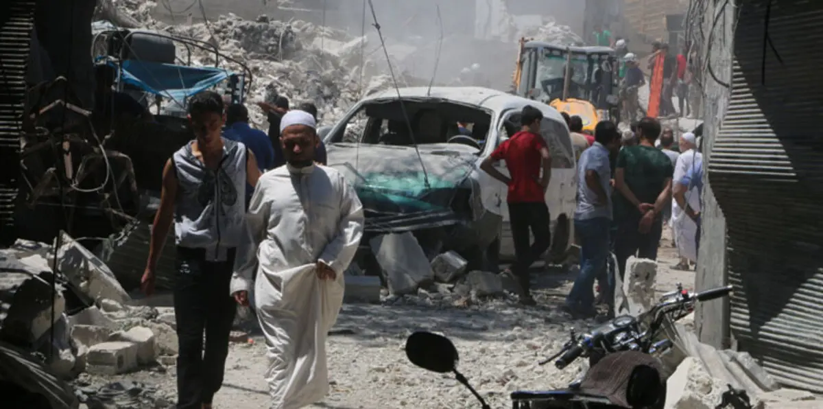 مقتل 18 مدنيًا  بقصف جوي للنظام على حلب