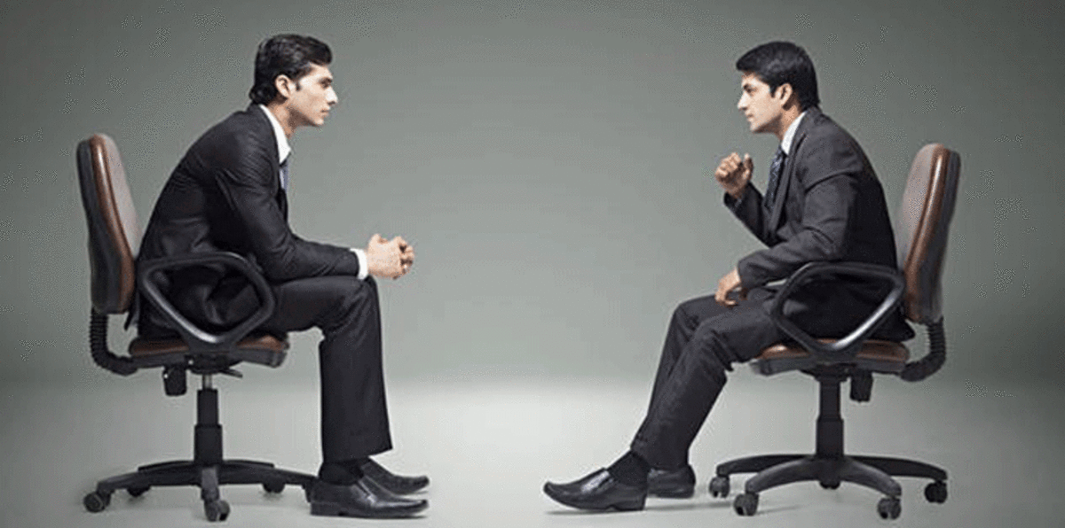 7 أخطاء في لغة الجسد تجنبها أثناء مقابلة العمل