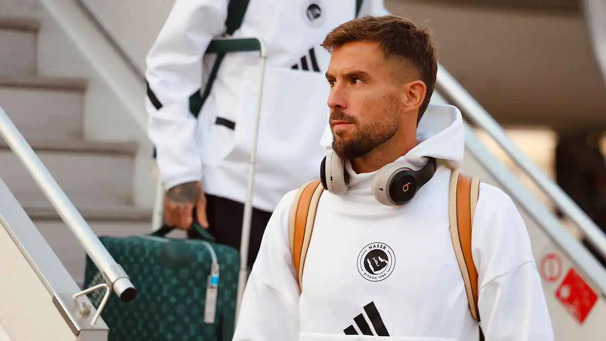 فرصة لن تتكرر.. لابورتا يكشف سر رحيل إينيغو مارتينيز إلى النصر