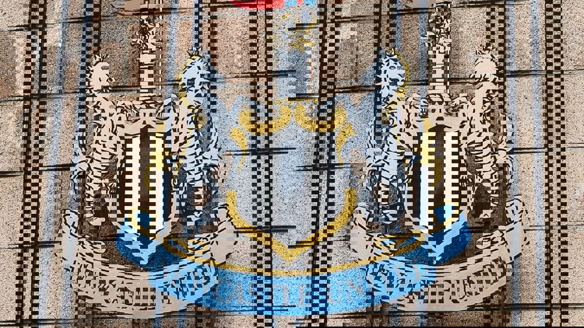 برلمانية بريطانية تطالب رابطة الدوري الإنجليزي بحسم صفقة استحواذ السعودية على نيوكاسل