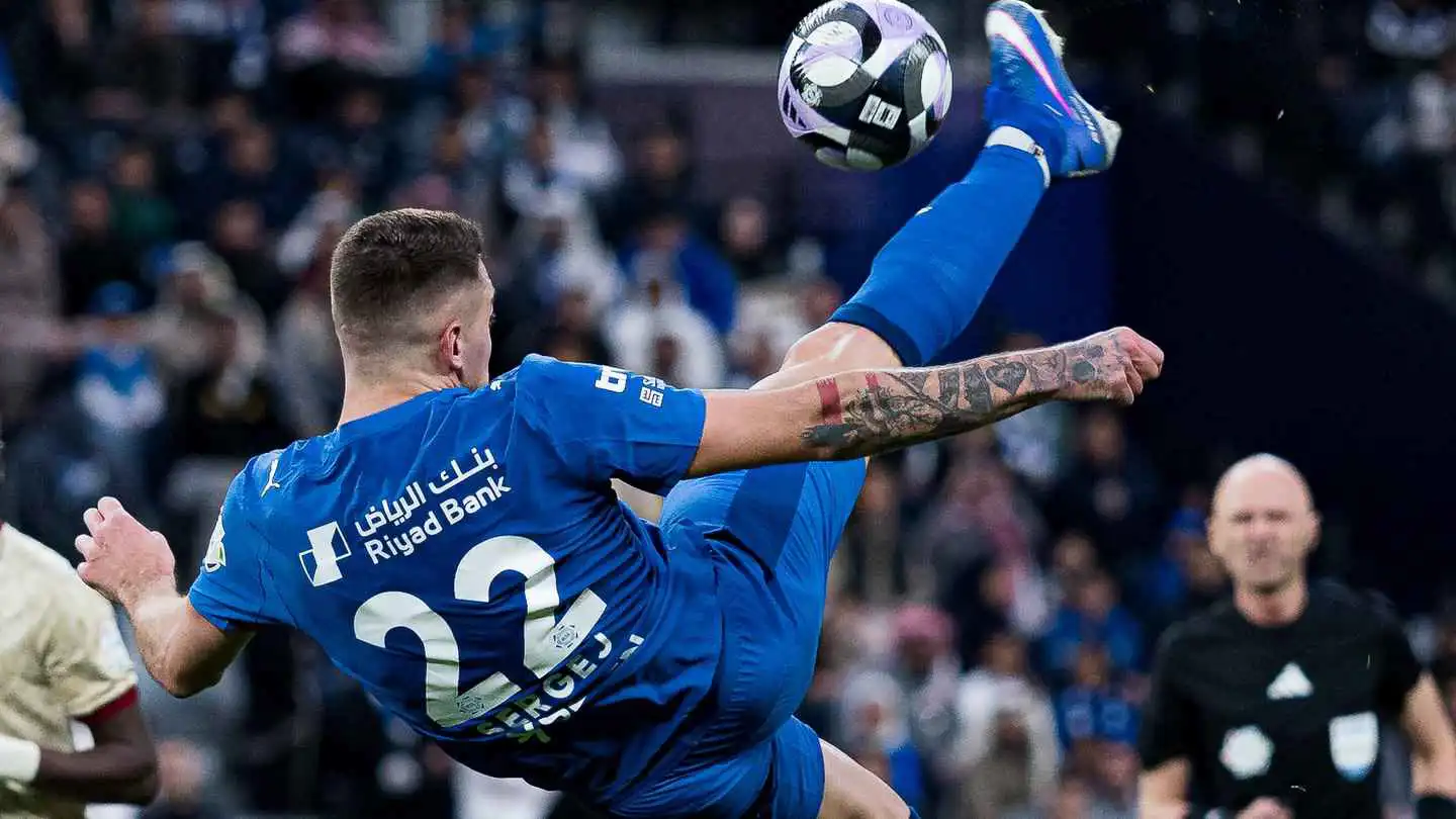 الهلال يهزم الفيحاء برباعية ويعزز صدارته للدوري السعودي (فيديو)