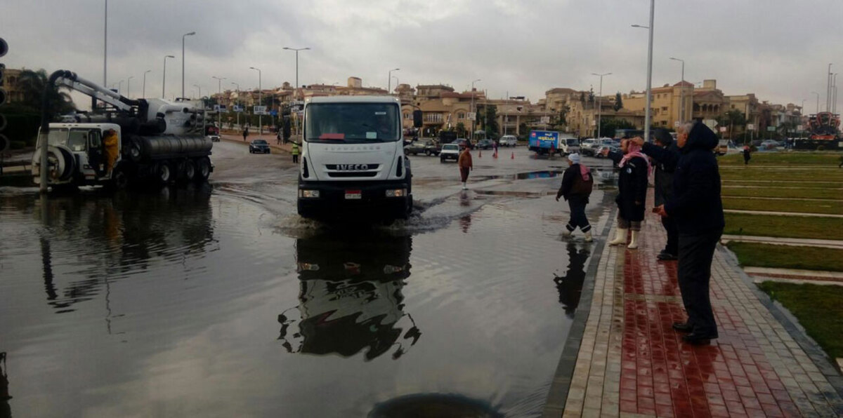 مصر.. وقف مسؤولين عن العمل بعد أزمة غرق "القاهرة الجديدة"
