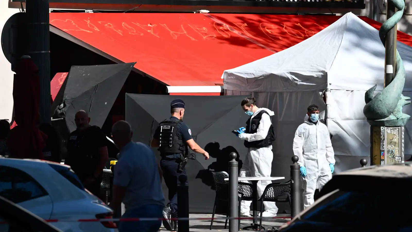 تونس.. حشد غاضب يستقبل جثمان الذيبي "ضحية الشرطة الفرنسية" (فيديو)