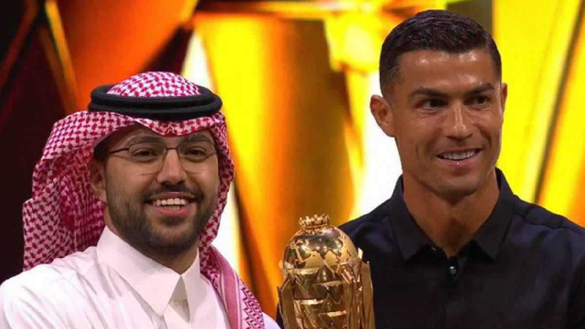 كريستيانو رونالدو يشارك في حفل جوائز كأس العالم للرياضات الإلكترونية (فيديو)