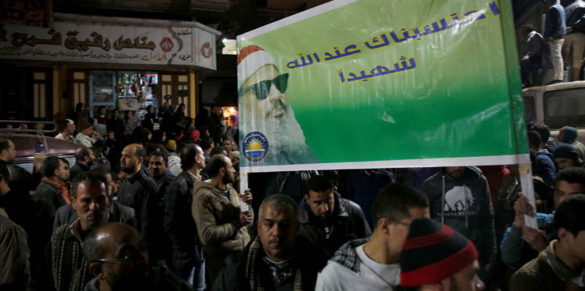 بالصور والفيديو.. أول مشاهد لجنازة عمر عبد الرحمن زعيم الجماعة الإسلامية في مصر