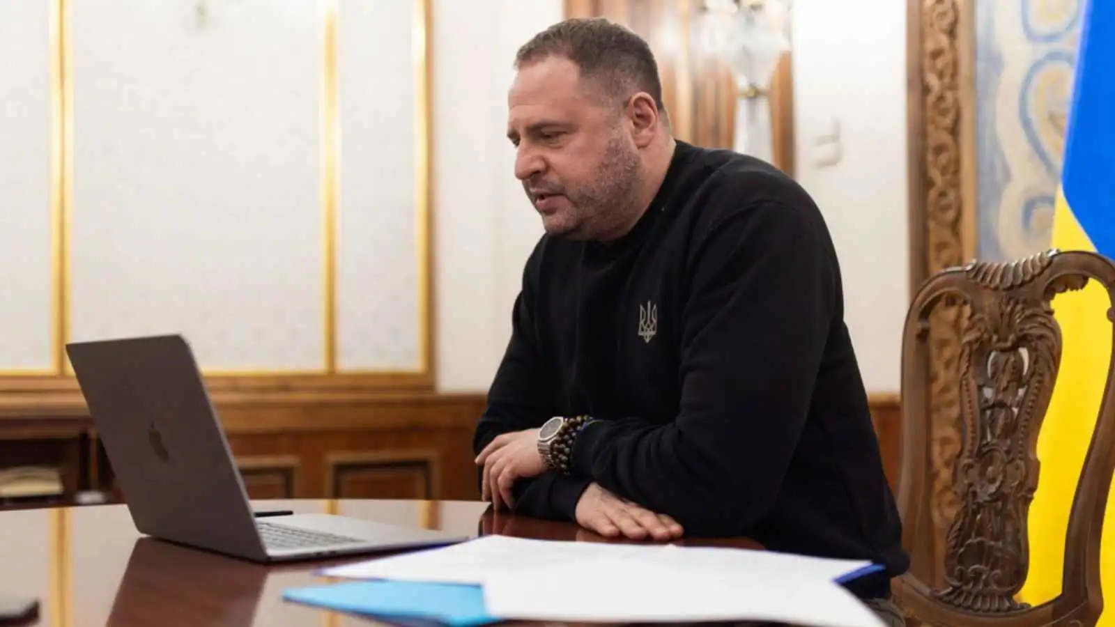 مكتب زيلينسكي: الوفدان الأمريكي والأوكراني سيواصلان العمل على خطة السلام