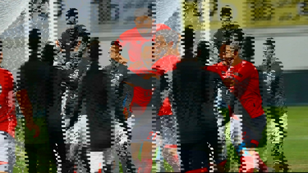 النادي الأهلي يضيق الخناق على بيراميدز ويشاركه قمة ترتيب الدوري المصري (فيديو)