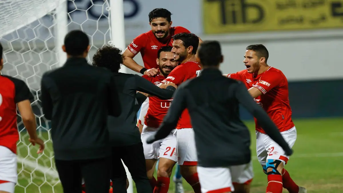 النادي الأهلي يضيق الخناق على بيراميدز ويشاركه قمة ترتيب الدوري المصري (فيديو)
