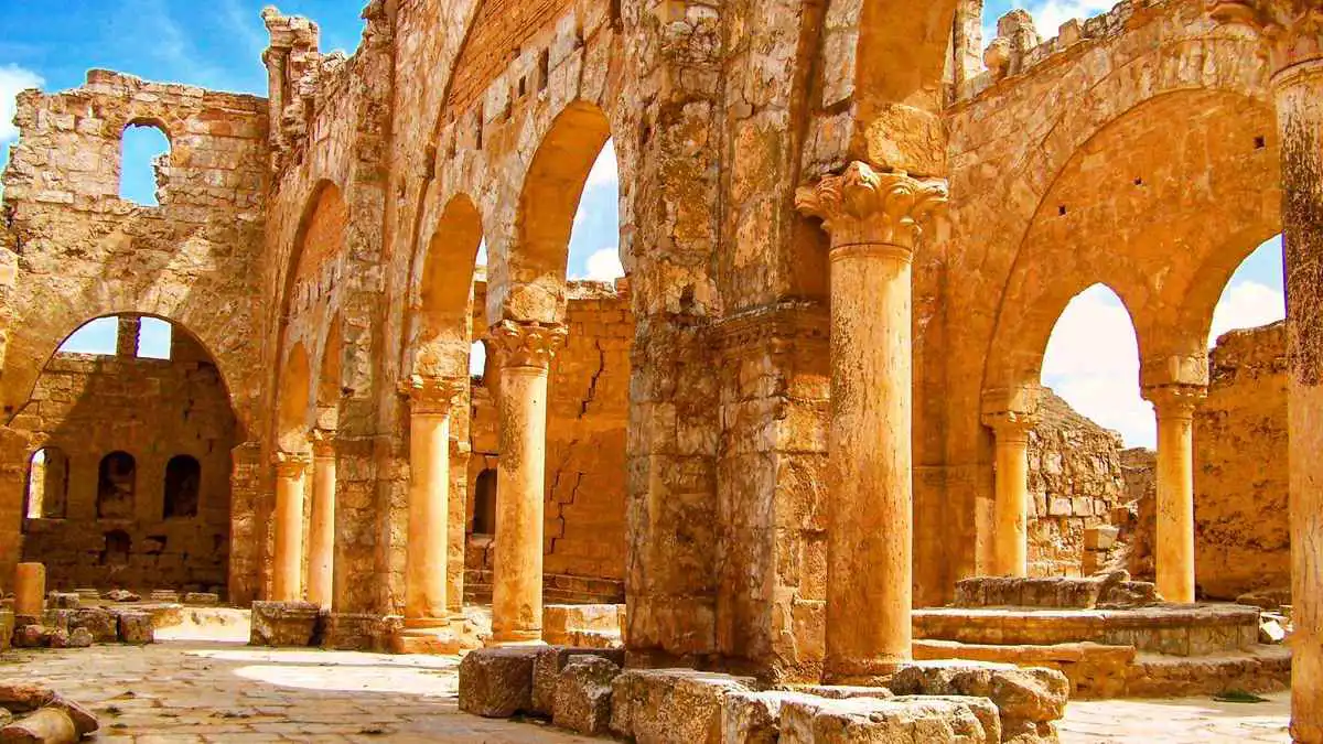 الرقة السورية.. معالم أثرية تواجه خطر التصدعات والانهيارات (فيديو)