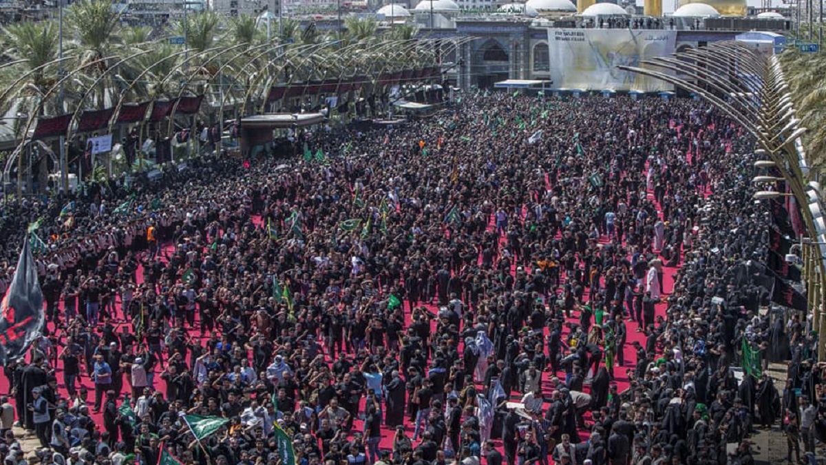 رغم ارتفاع إصابات "كورونا" .. الآلاف يحييون ذكرى عاشوراء في كربلاء العراقية (صور وفيديو)