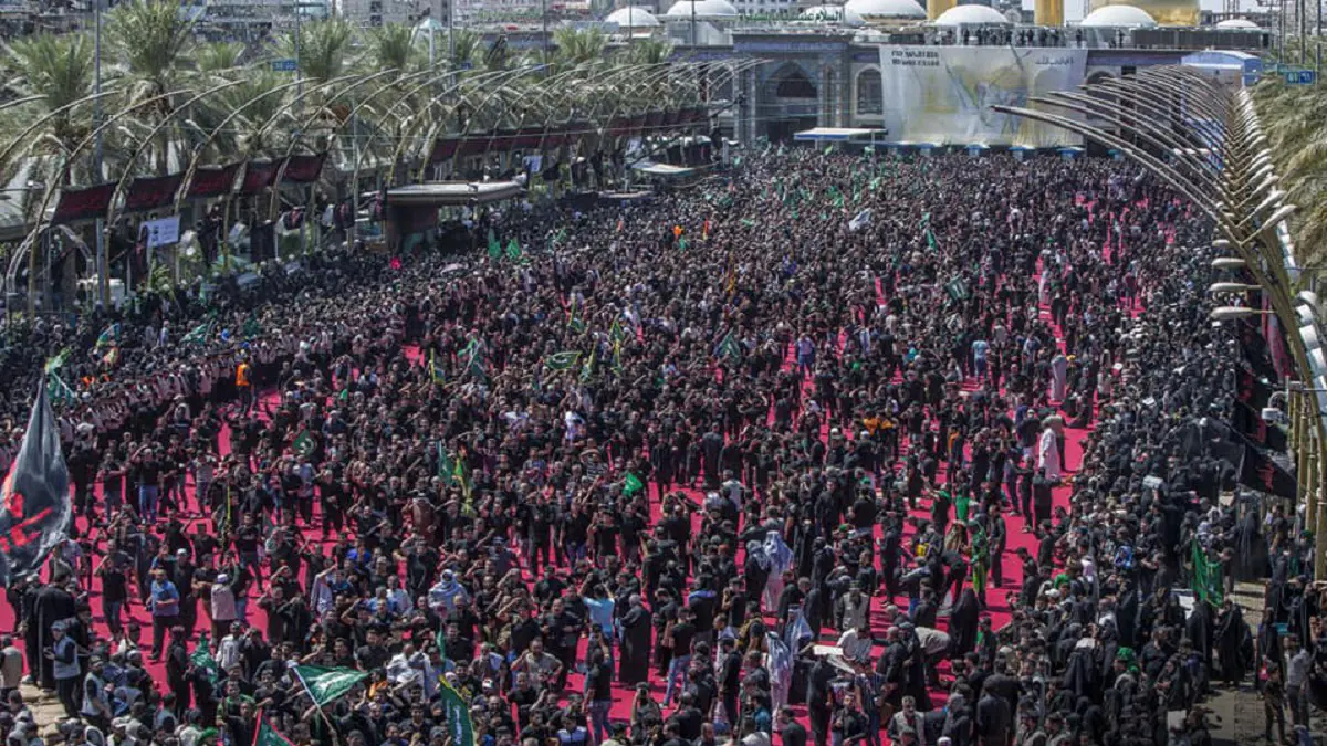 رغم ارتفاع إصابات "كورونا" .. الآلاف يحييون ذكرى عاشوراء في كربلاء العراقية (صور وفيديو)