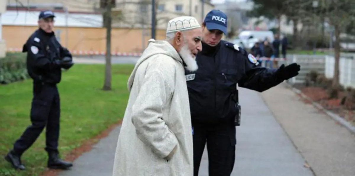 فرنسا تقاضي عددًا من الأشخاص ادّعوا تعرّضهم لإرهاب المسلمين